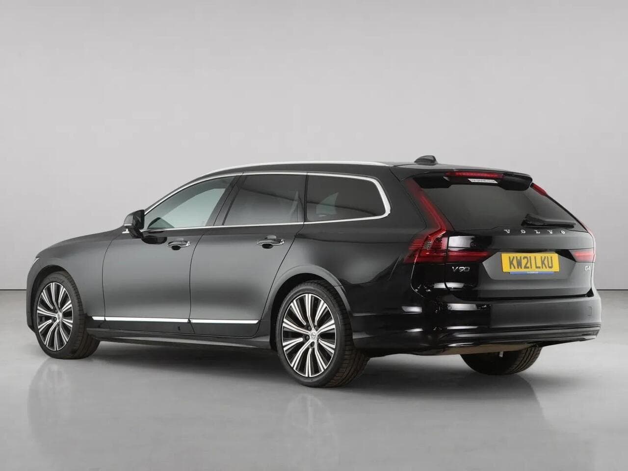 Volvo V90 thumbnail Rear Left
