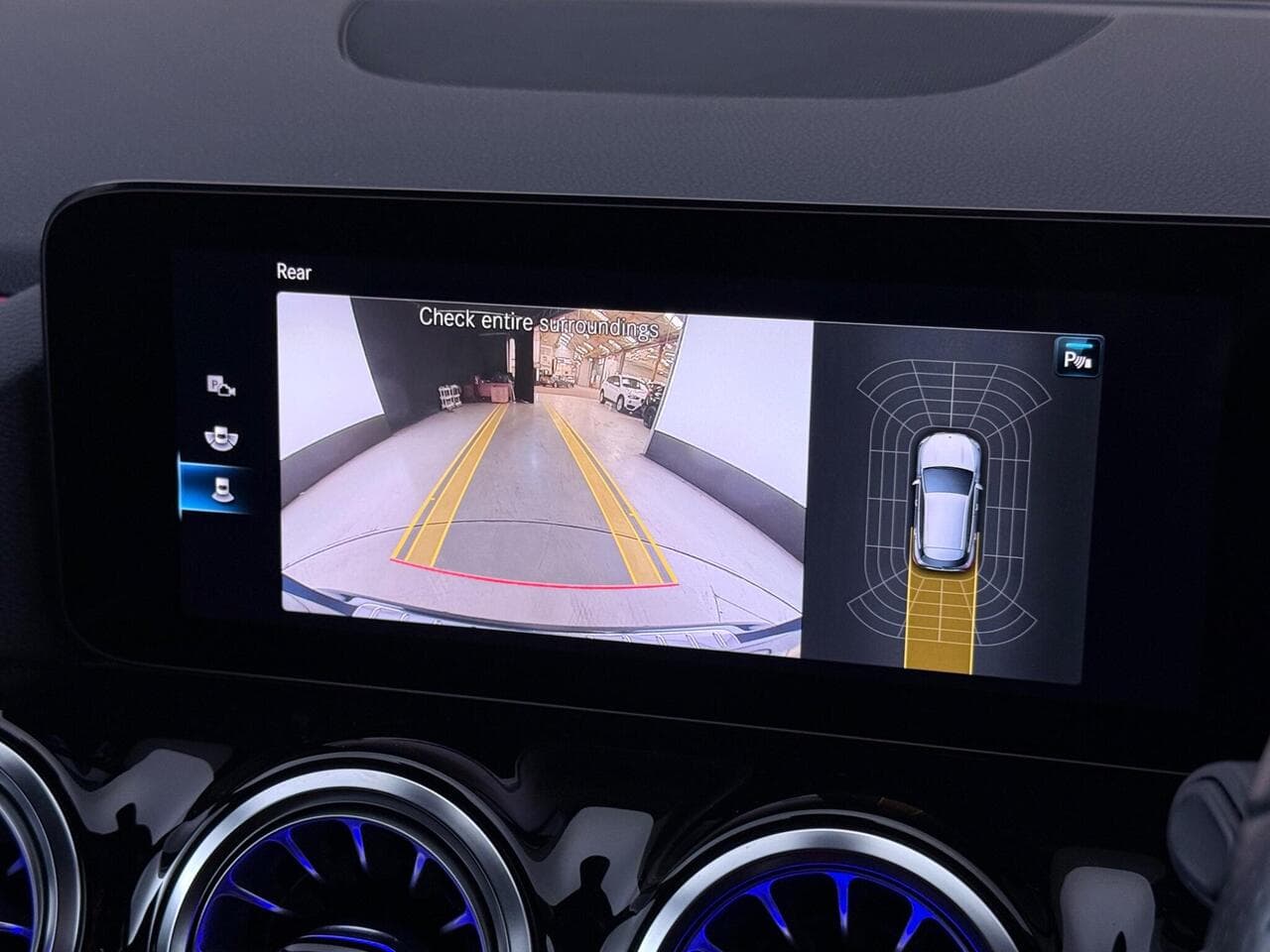 Mercedes-Benz GLA thumbnail Infotainment System