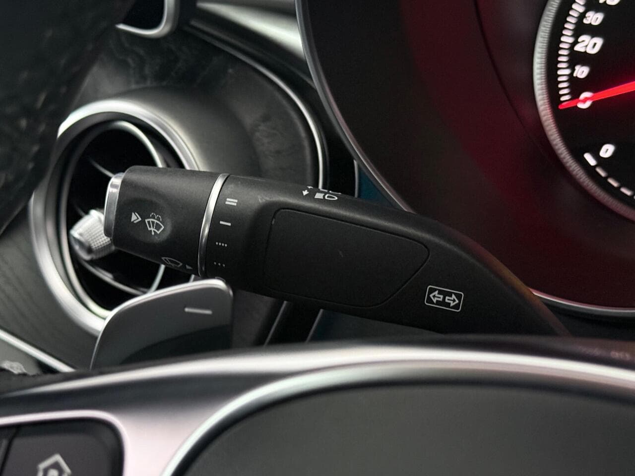 Mercedes-Benz C Class thumbnail Misc Controls