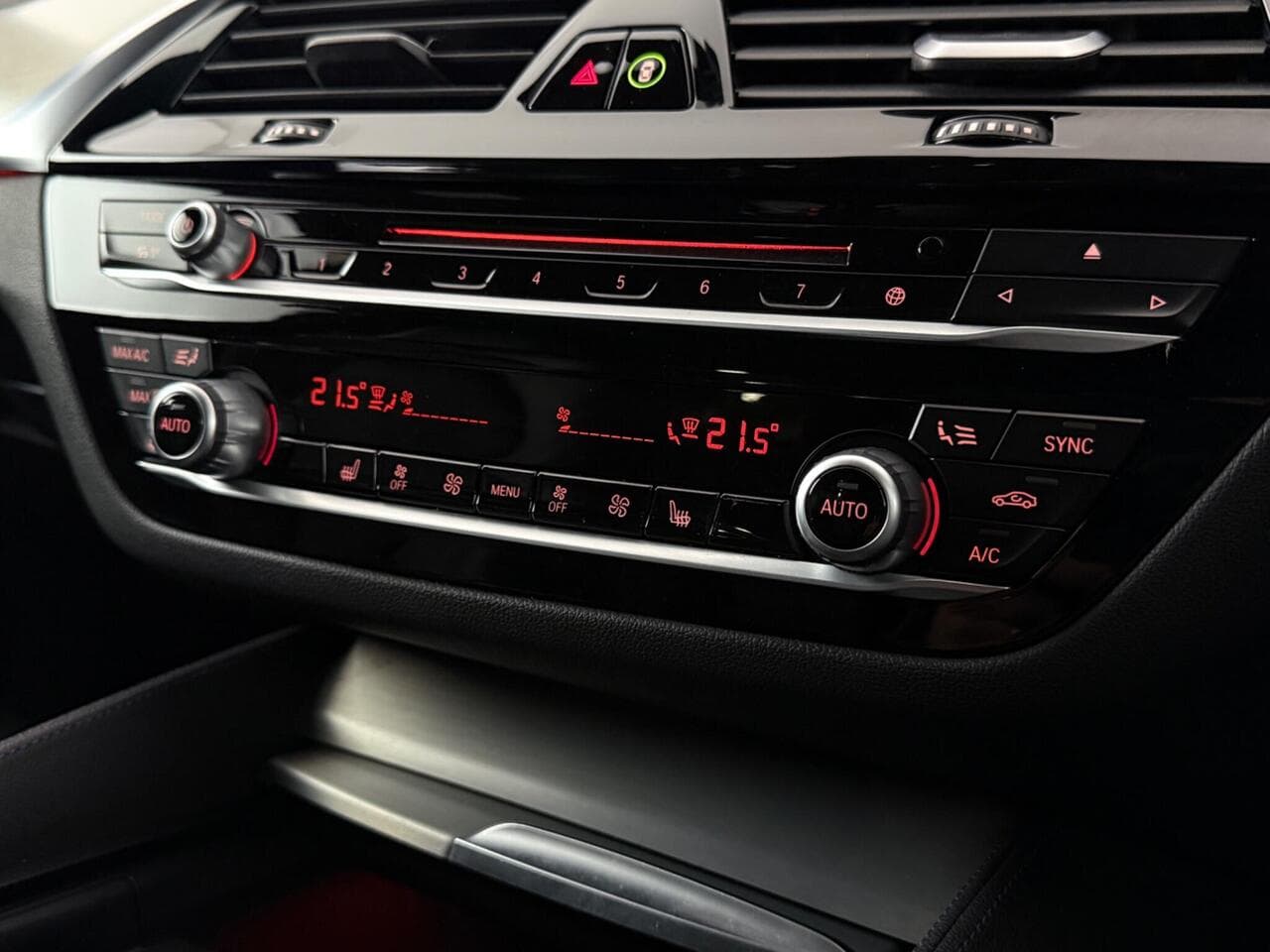 BMW 5 Series thumbnail Infotainment System