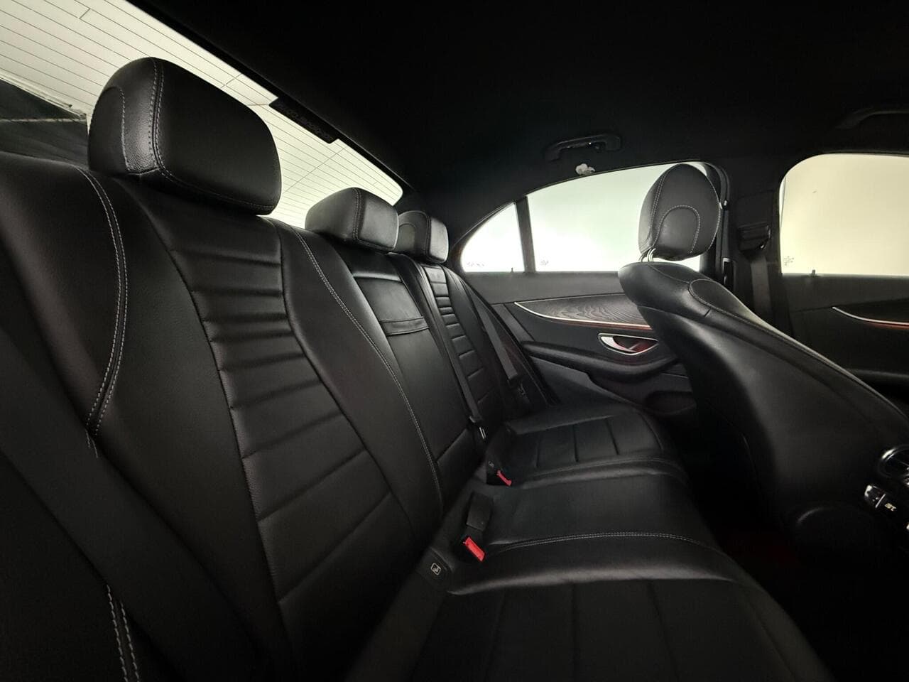 Mercedes-Benz E Class thumbnail Seats Rear