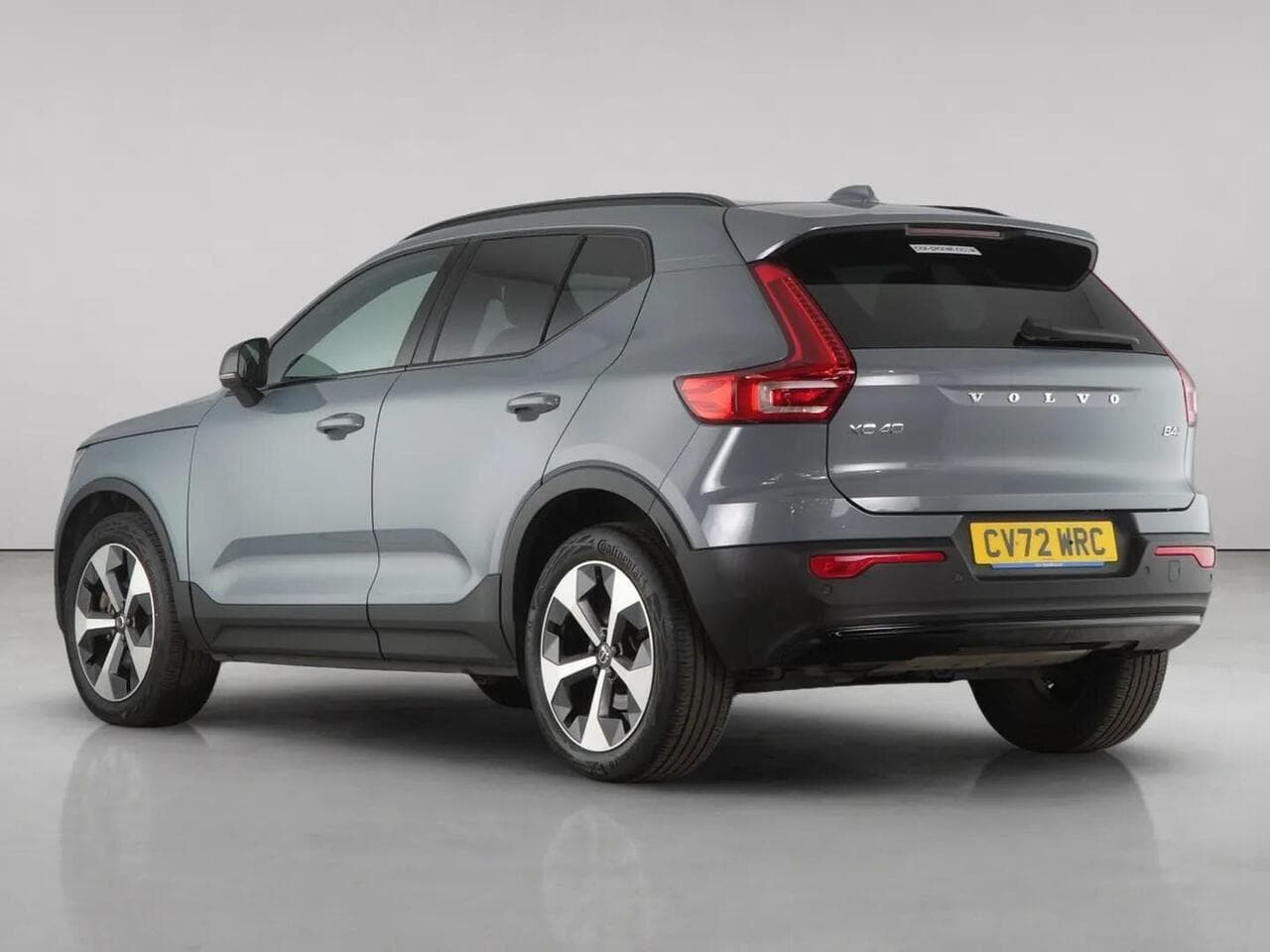 Volvo XC40 thumbnail Rear Left