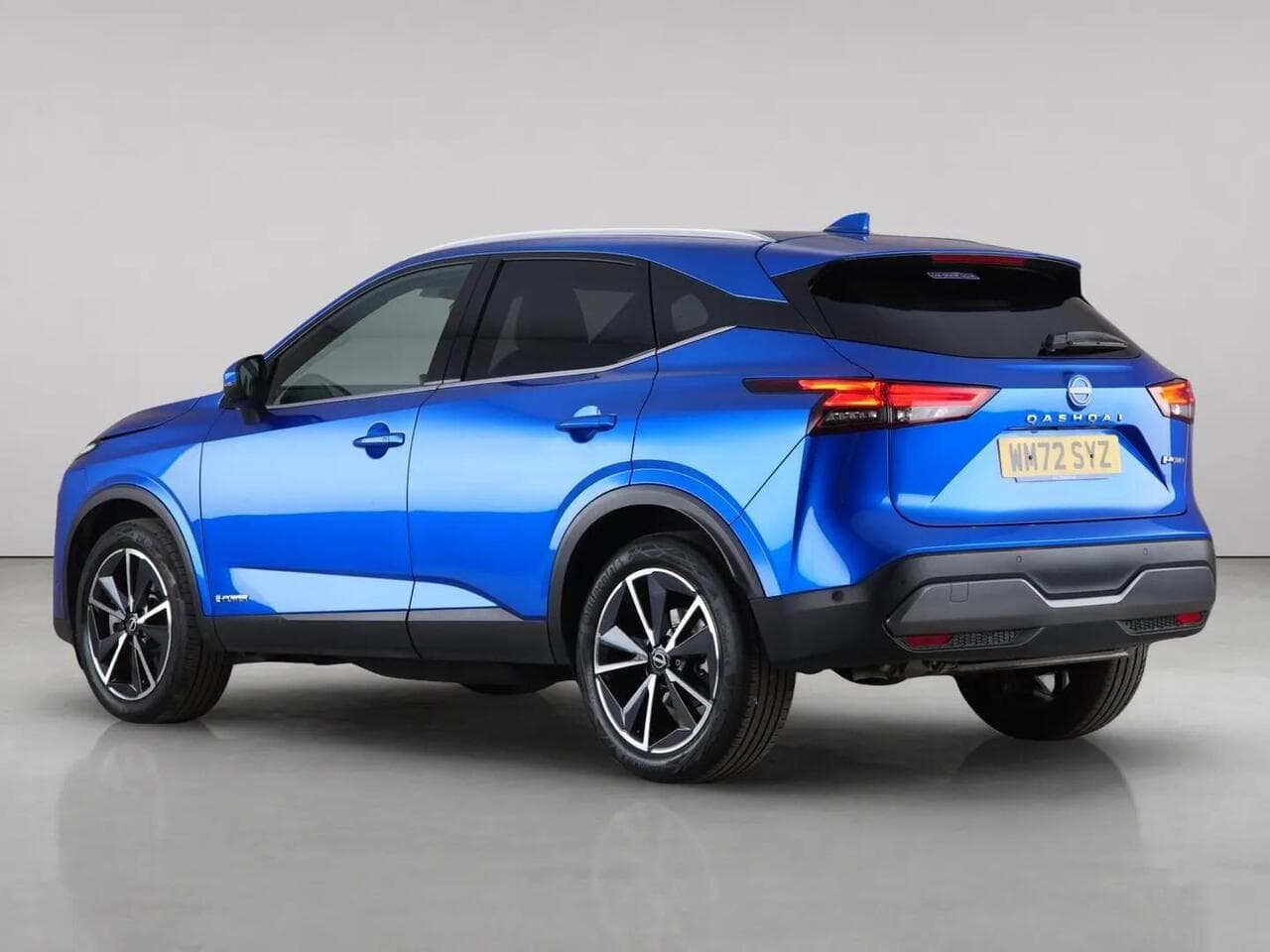 Nissan Qashqai thumbnail Rear Left