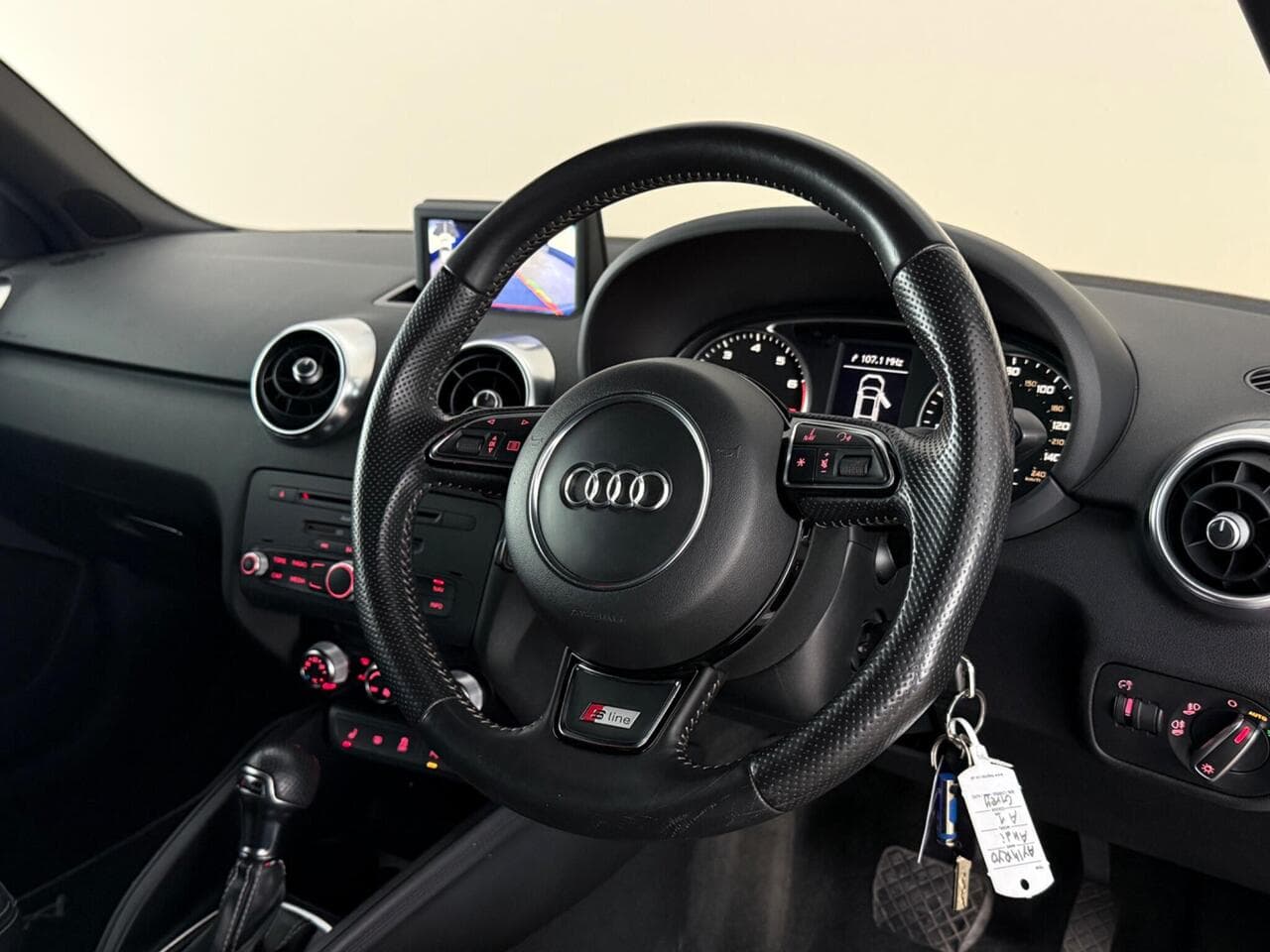 Audi A1 thumbnail Interior Front