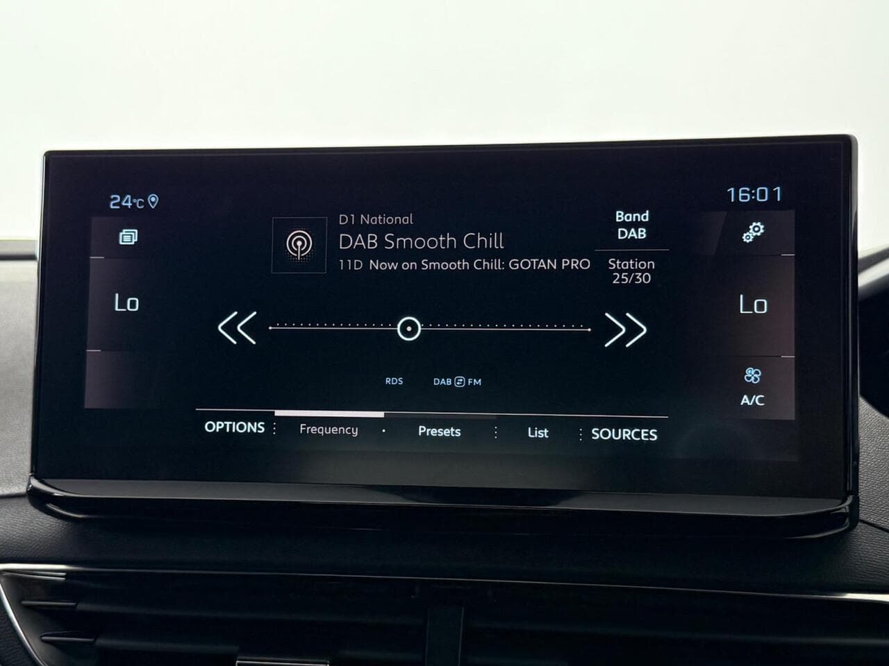 Peugeot 3008 thumbnail Infotainment System