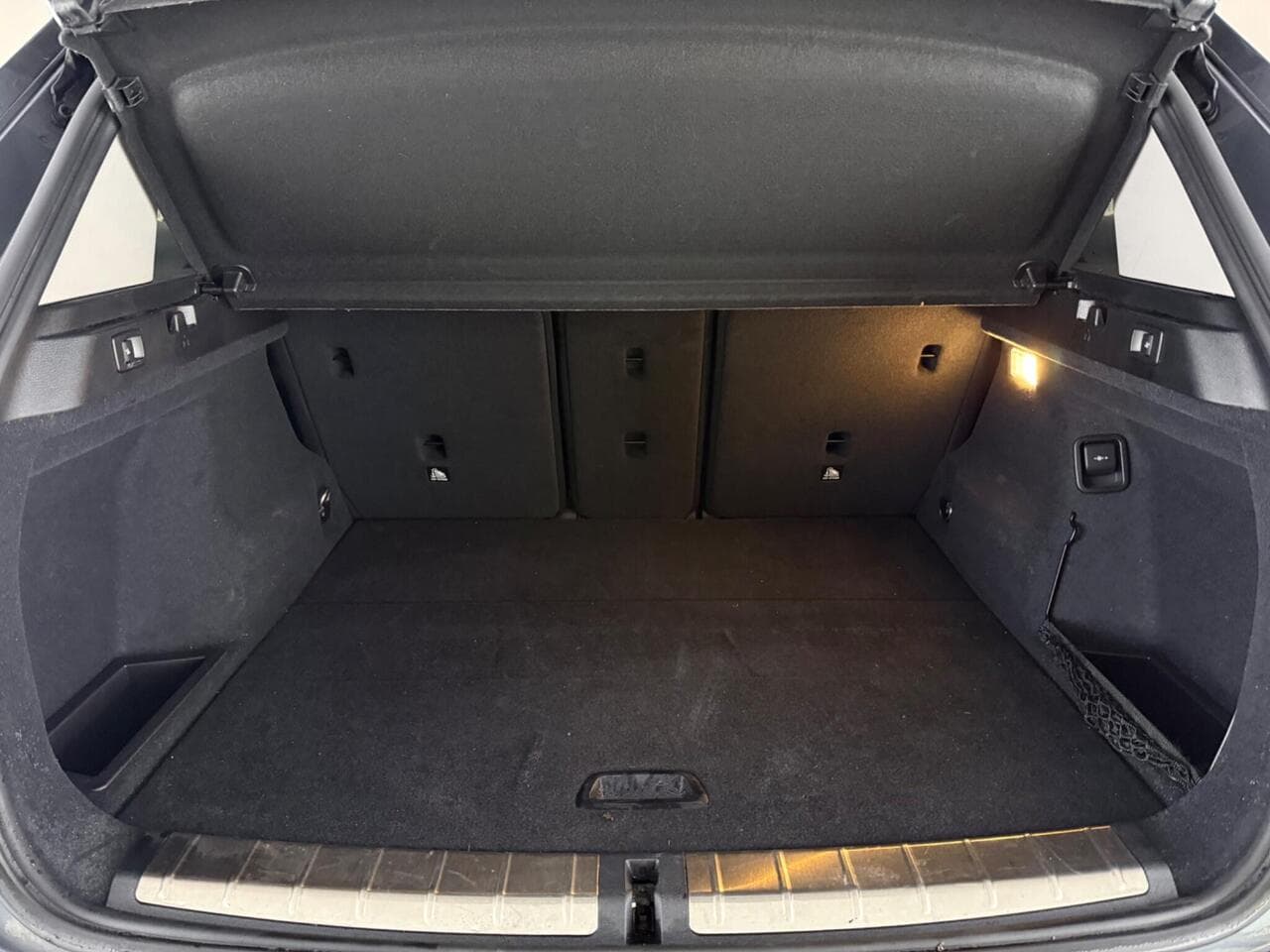 BMW X1 thumbnail Boot