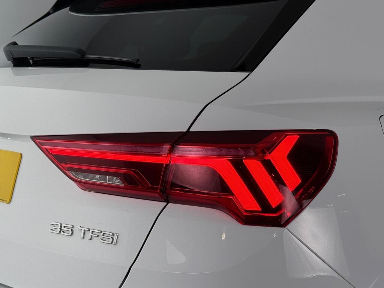 Audi Q3 thumbnail Lights Rear