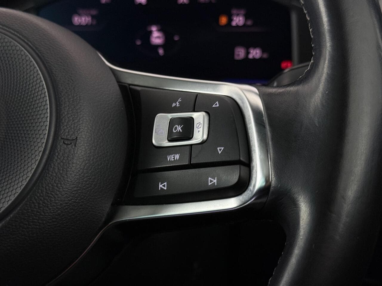 Volkswagen Tiguan thumbnail Misc Controls