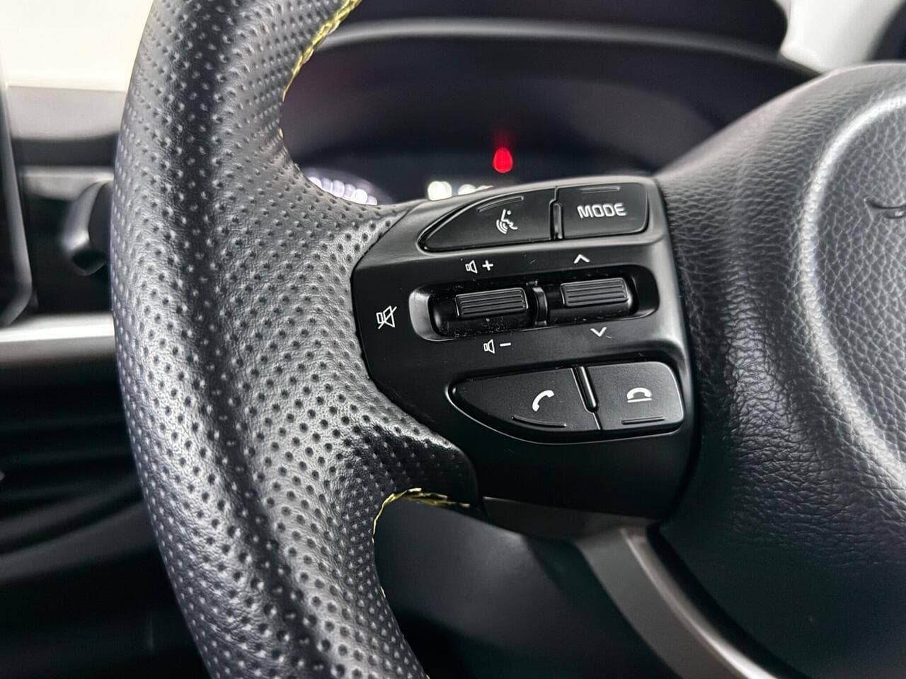 Kia Picanto thumbnail Misc Controls