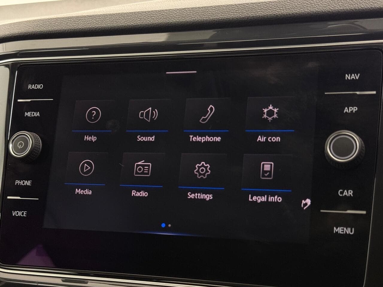 Volkswagen T-Roc thumbnail Infotainment System