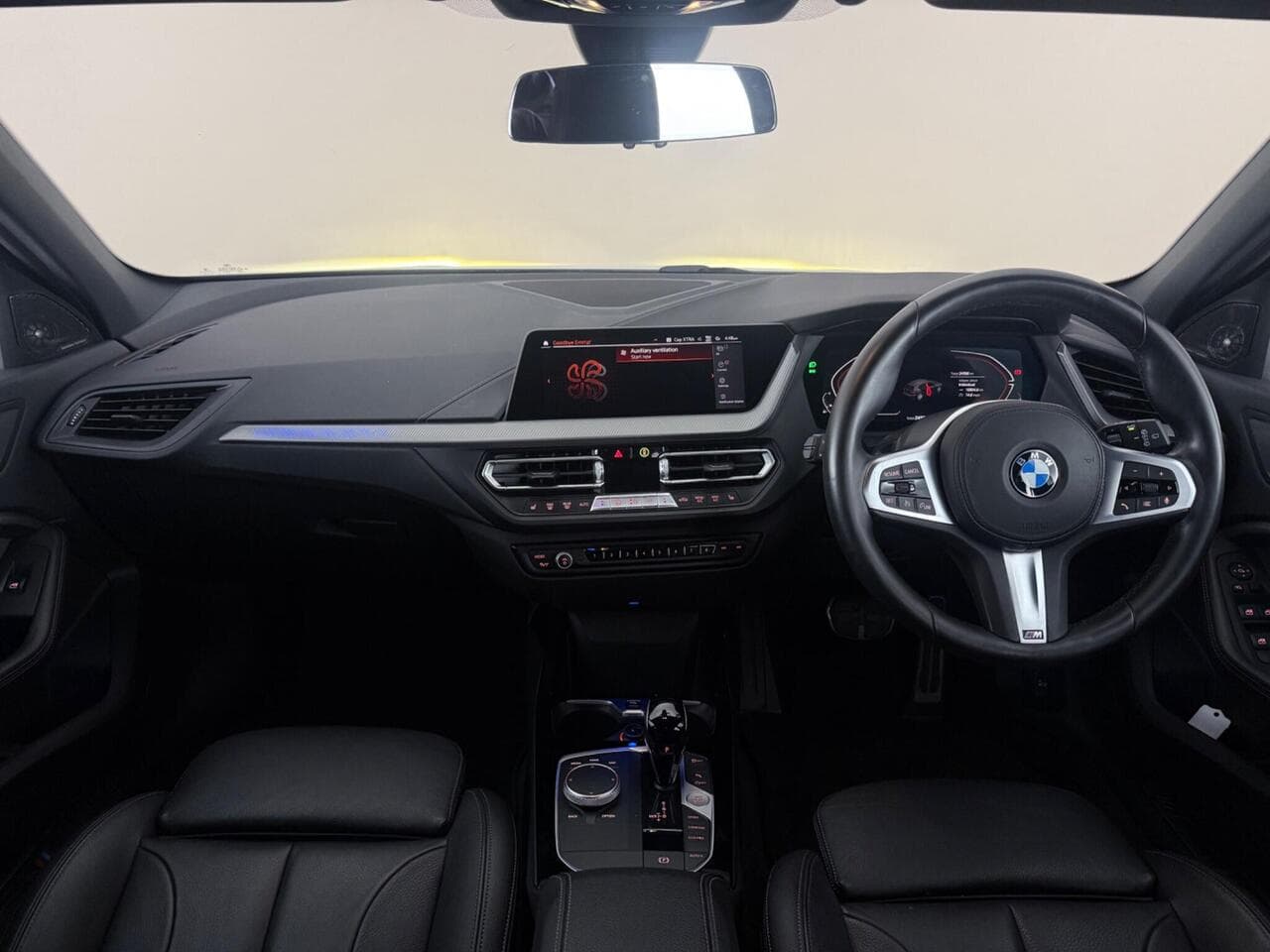 BMW 1 Series thumbnail Interior Front
