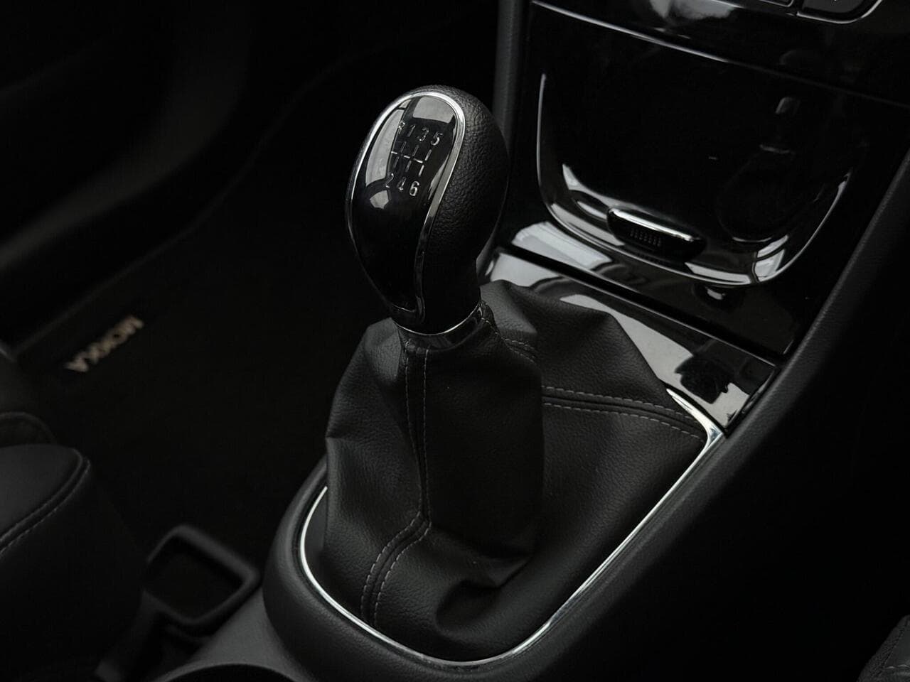 Vauxhall Mokka X thumbnail Interior Front