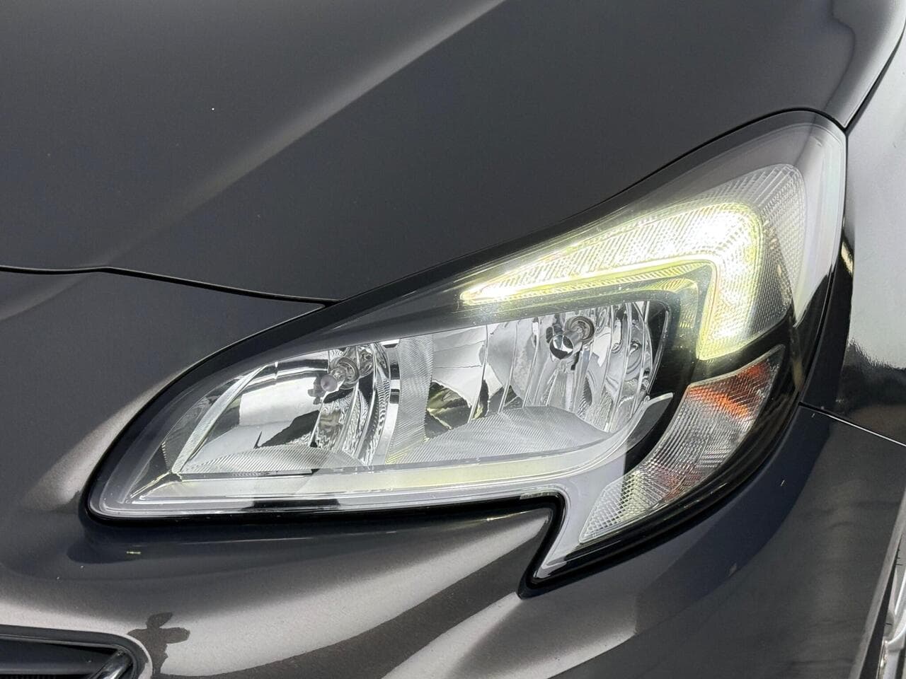Vauxhall Corsa thumbnail Lights Front
