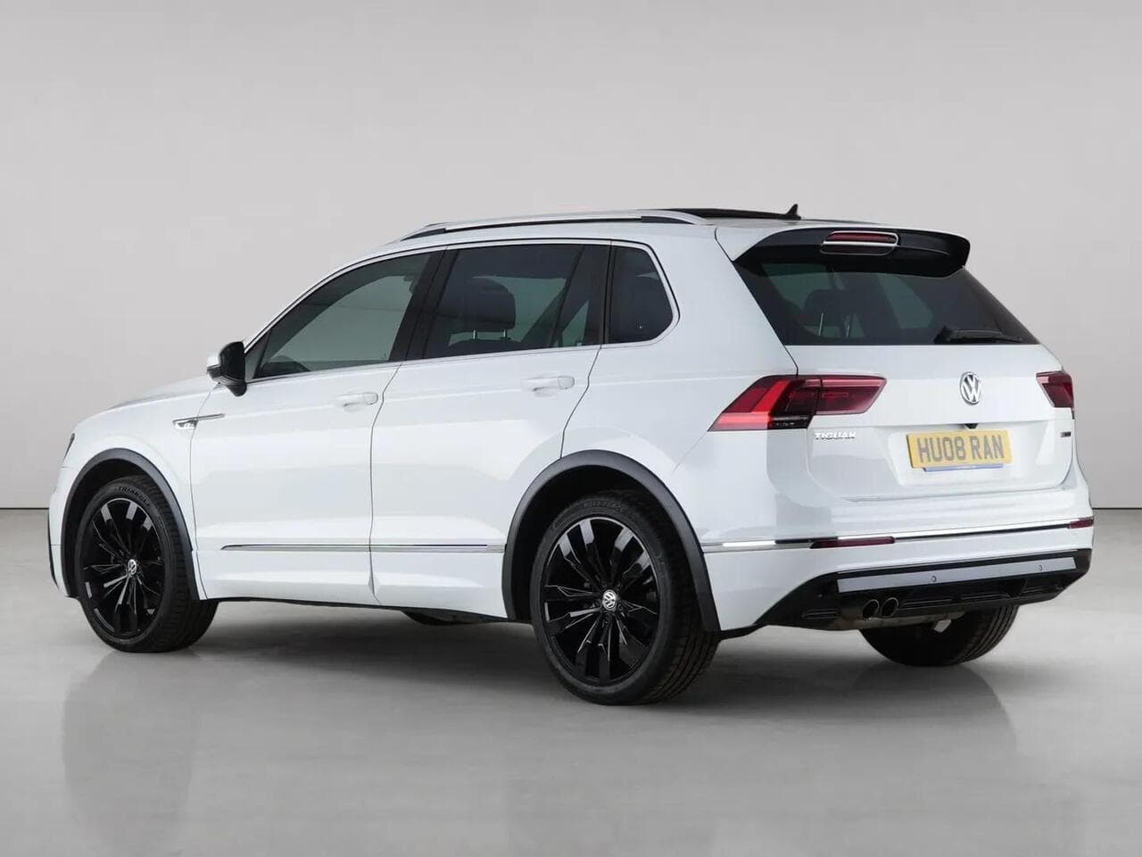 Volkswagen Tiguan thumbnail Rear Left