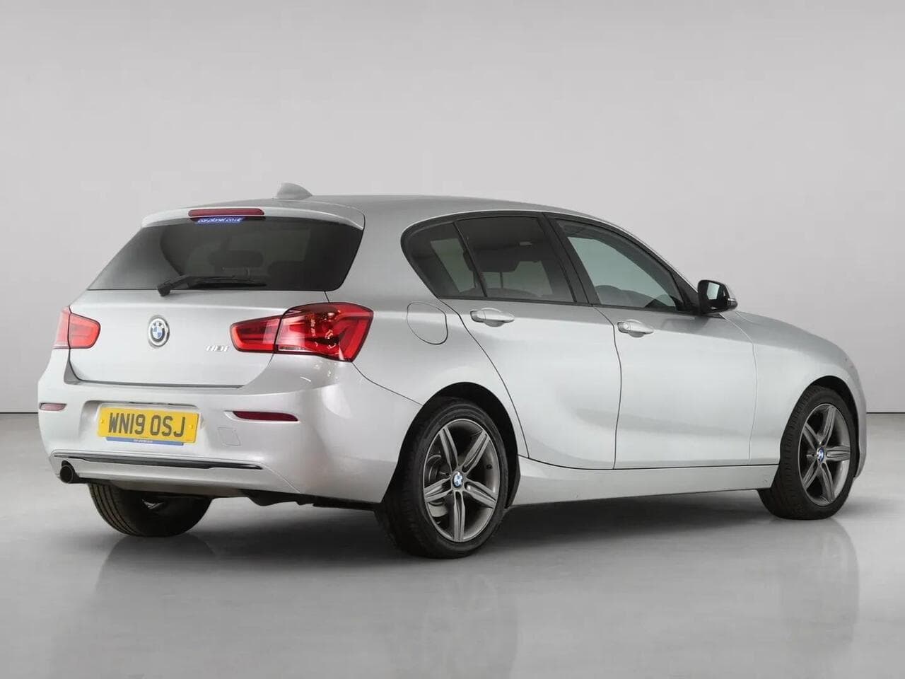 BMW 1 Series thumbnail Rear Right