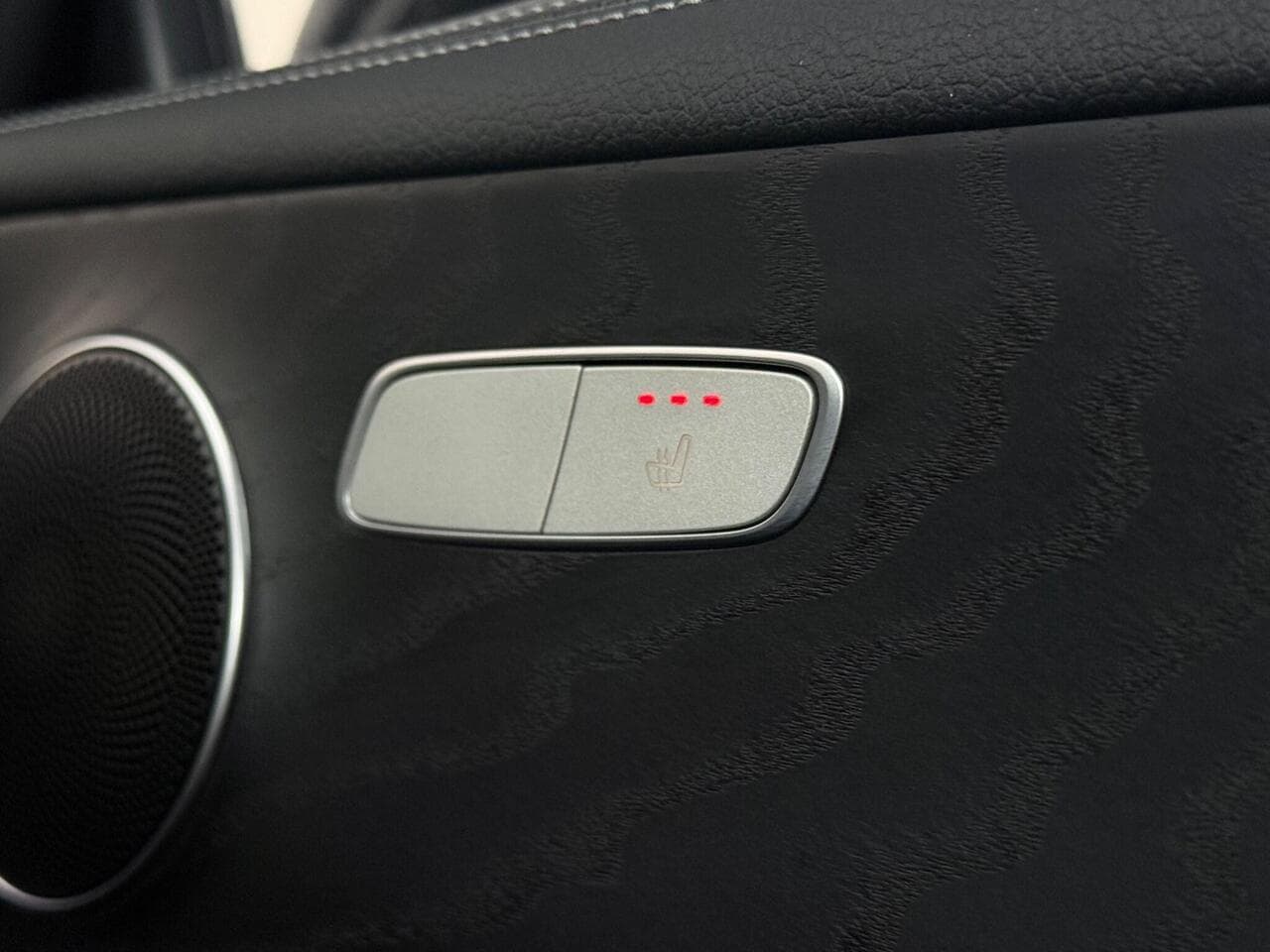 Mercedes-Benz E Class thumbnail Misc Controls