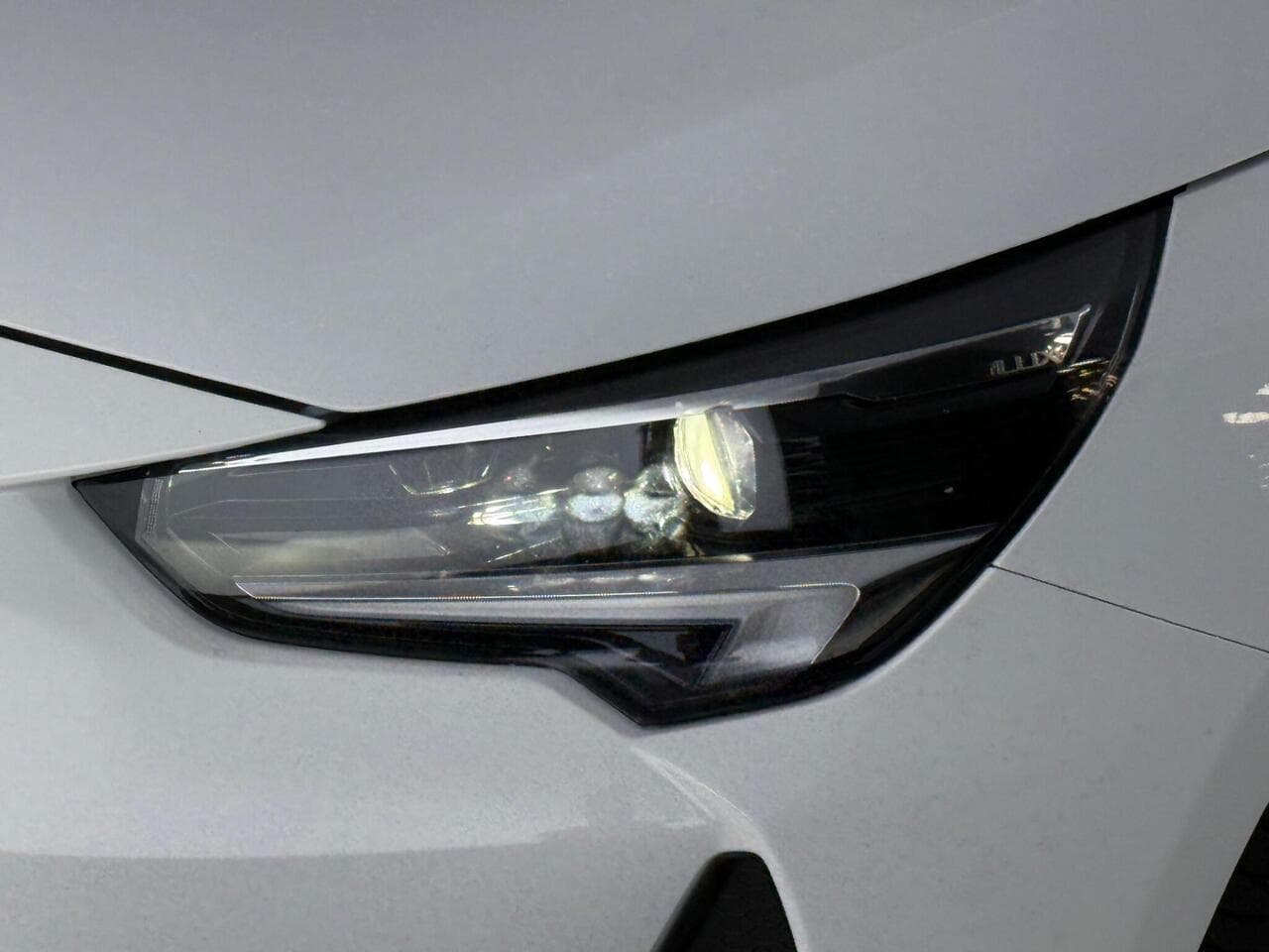 Vauxhall Corsa thumbnail Lights Front