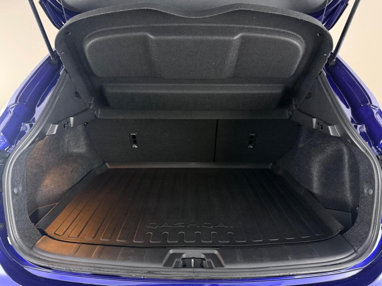 Nissan Qashqai thumbnail Boot