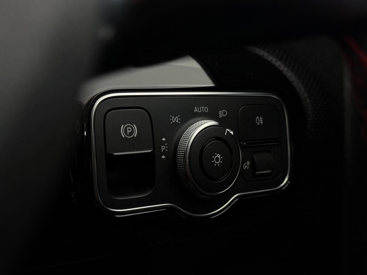Mercedes-Benz A Class thumbnail Misc Controls