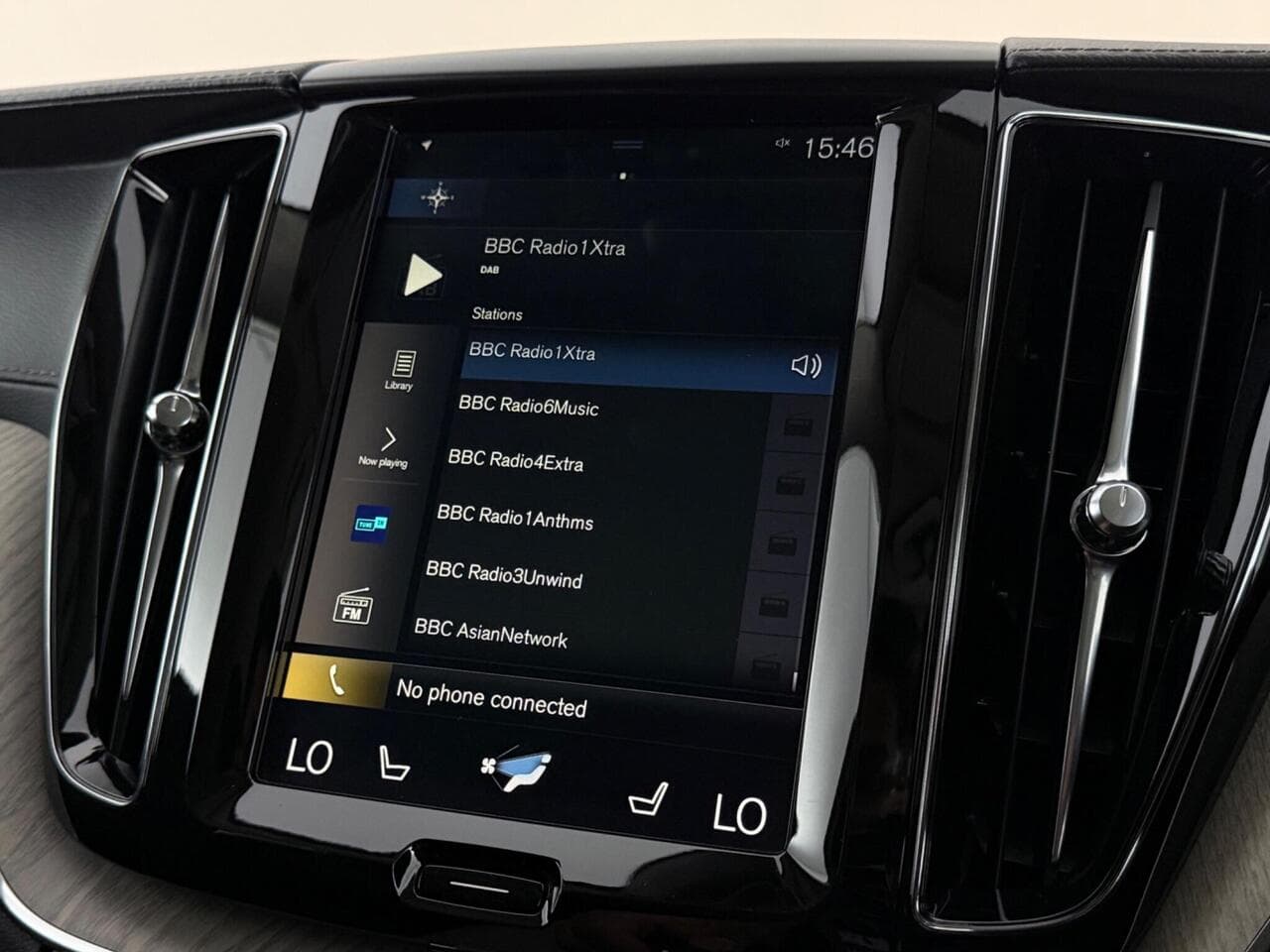 Volvo XC60 thumbnail Infotainment System