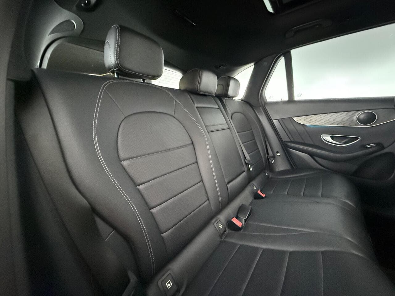 Mercedes-Benz GLC thumbnail Seats Rear