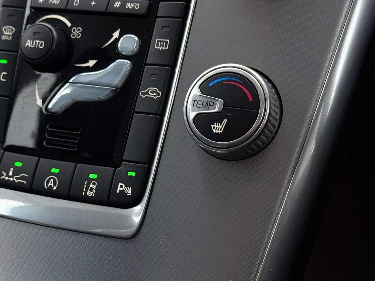 Volvo XC60 thumbnail Misc Controls
