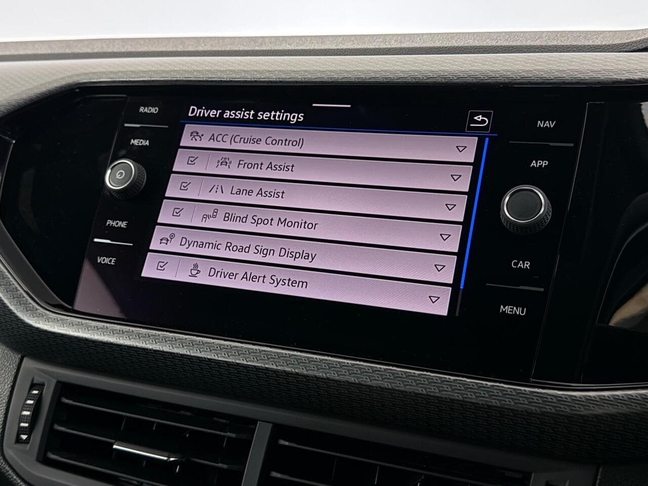 Volkswagen T-Cross thumbnail Infotainment System