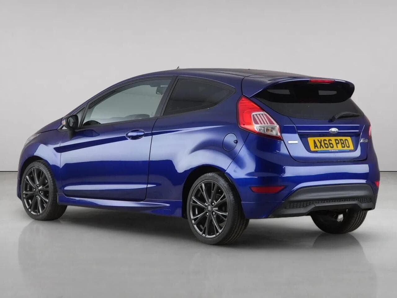 Ford Fiesta thumbnail Rear Left