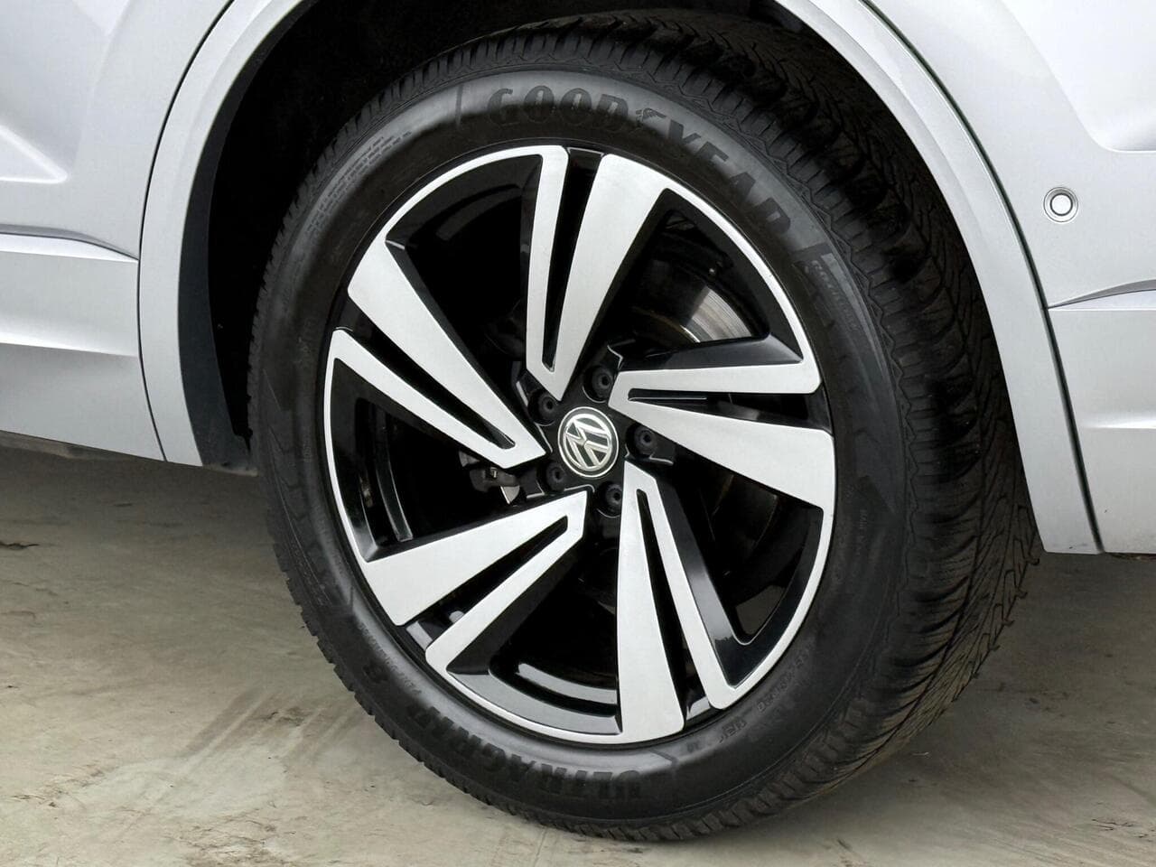 Volkswagen Touareg thumbnail Wheel