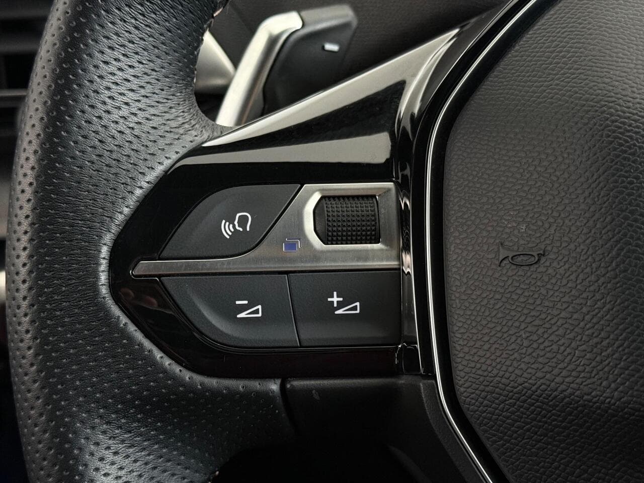 Peugeot 3008 thumbnail Misc Controls