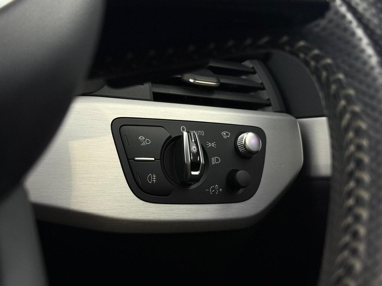 Audi A4 thumbnail Misc Controls
