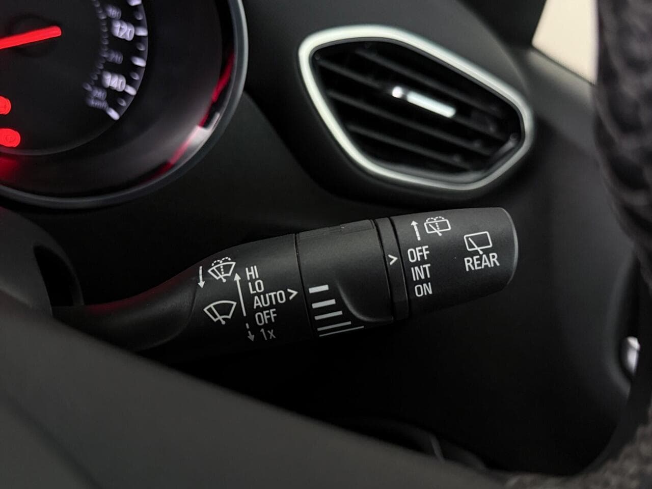Vauxhall Crossland thumbnail Misc Controls