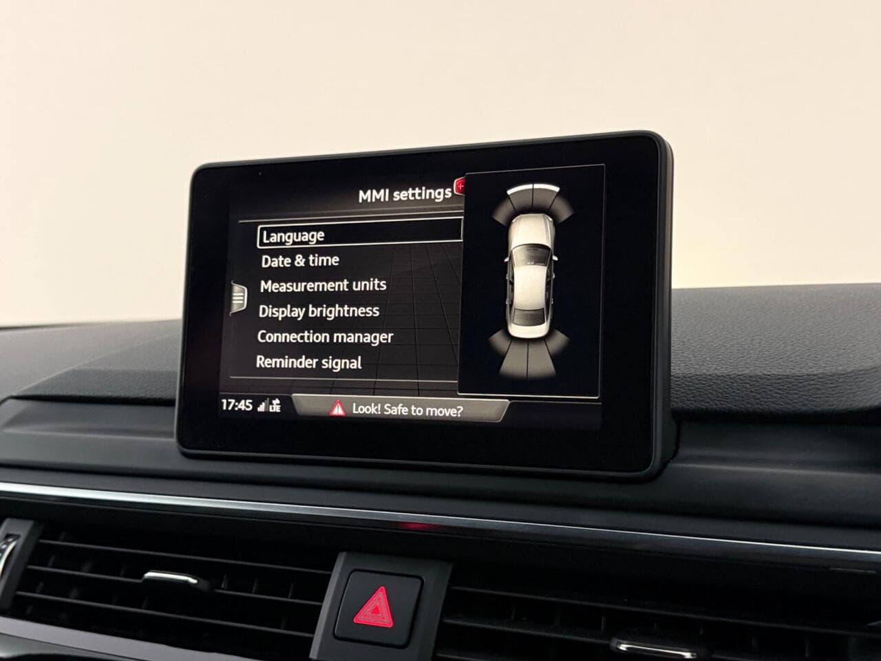 Audi A4 thumbnail Infotainment System