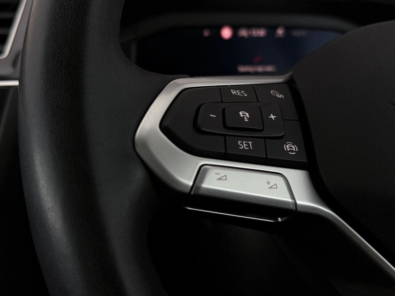 Volkswagen Tiguan thumbnail Misc Controls