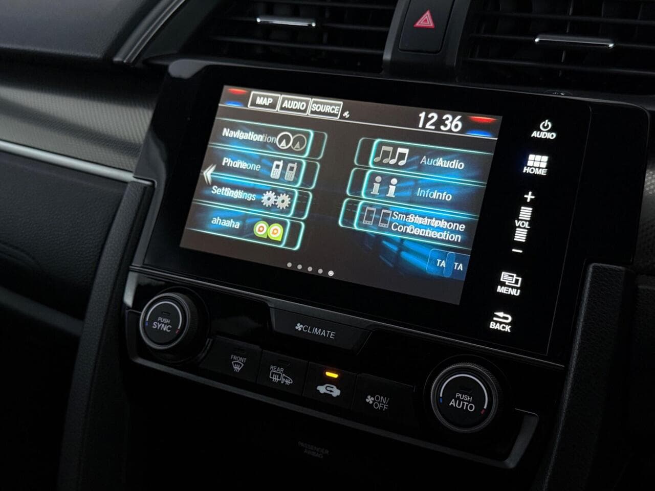Honda Civic thumbnail Infotainment System