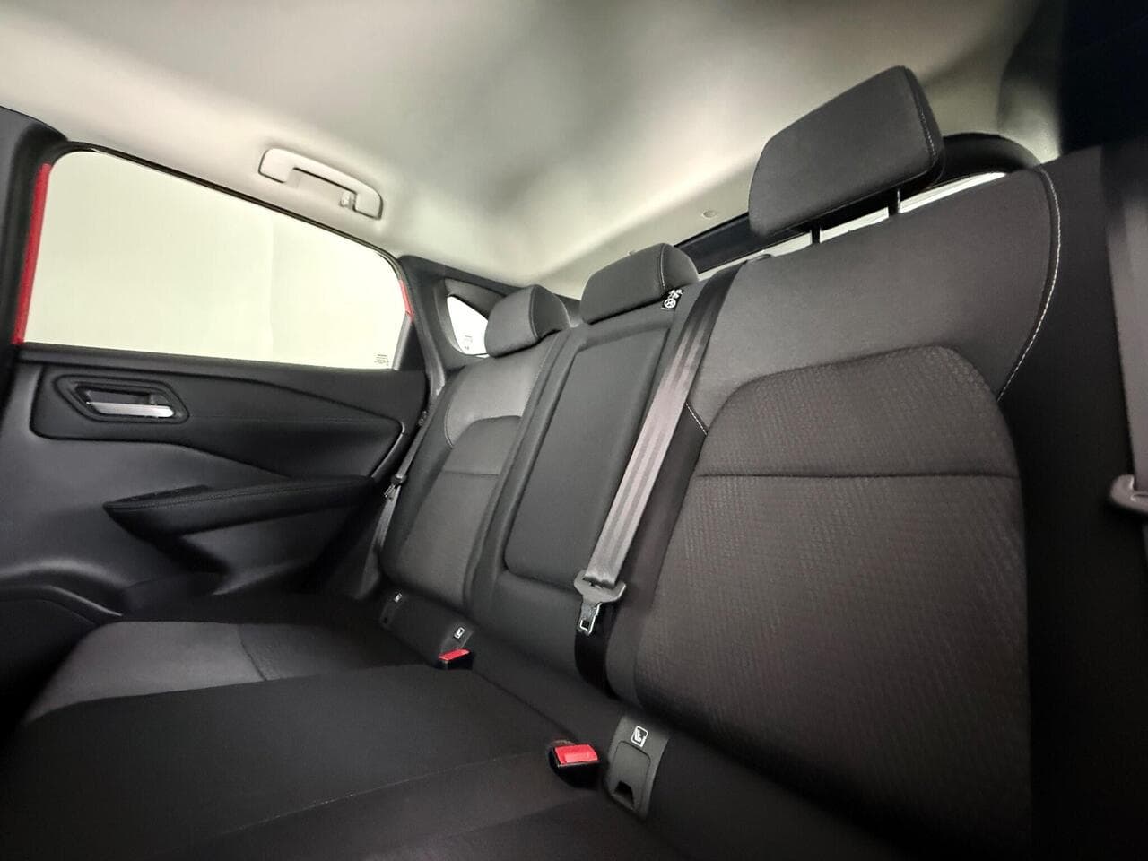 Nissan Qashqai thumbnail Seats Rear