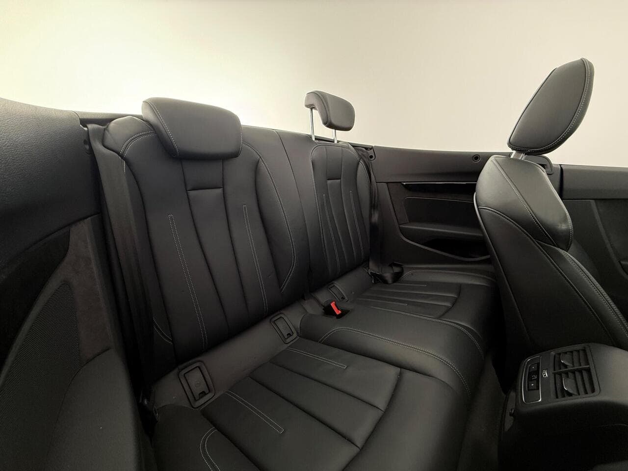 Audi A5 Cabriolet thumbnail Seats Rear