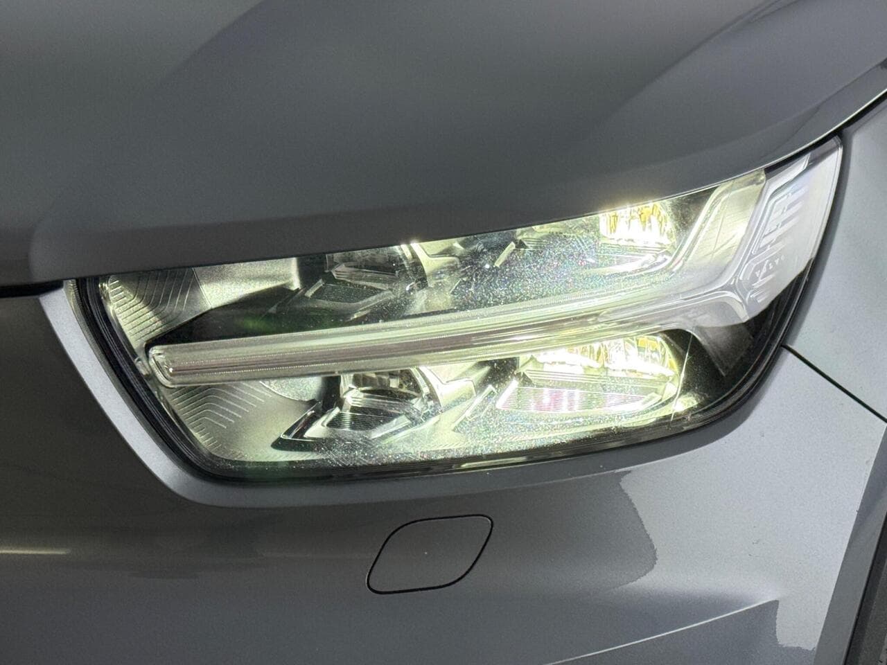 Volvo XC40 thumbnail Lights Front
