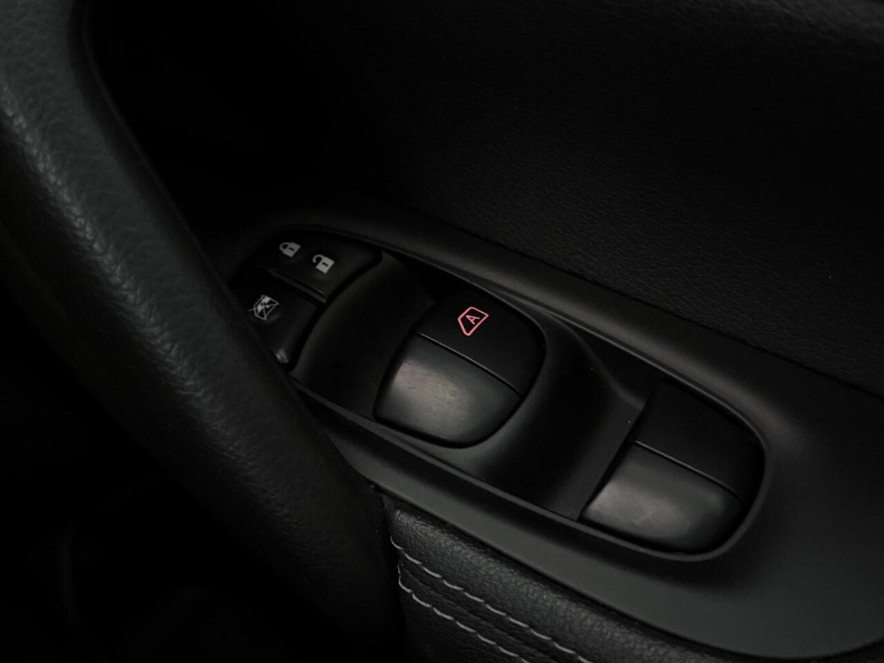 Nissan Qashqai thumbnail Misc Controls