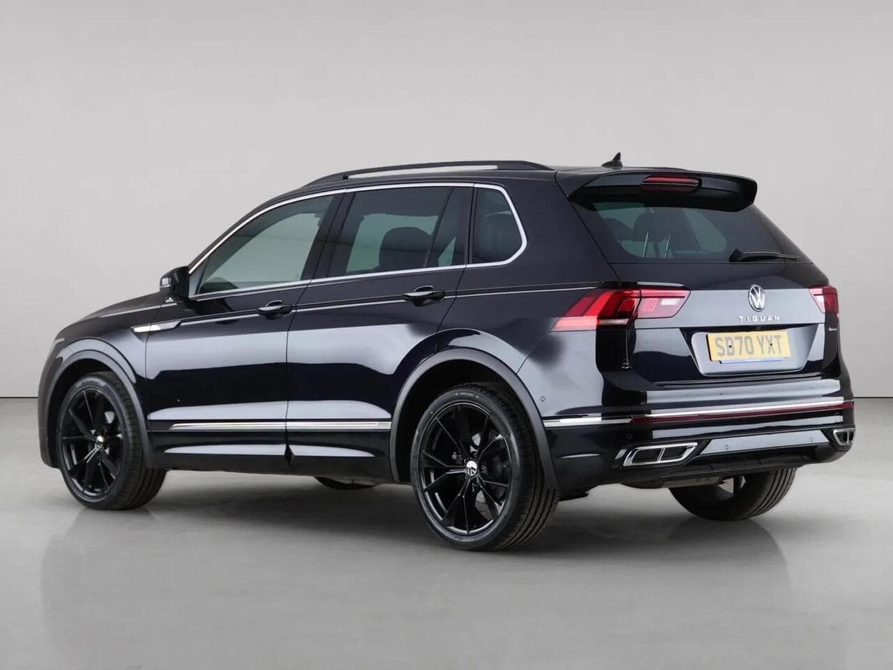 Volkswagen Tiguan thumbnail Rear Left