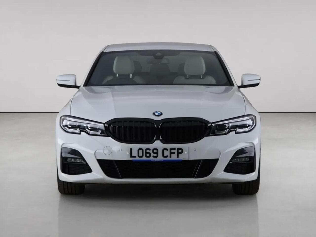 BMW 3 Series thumbnail Front