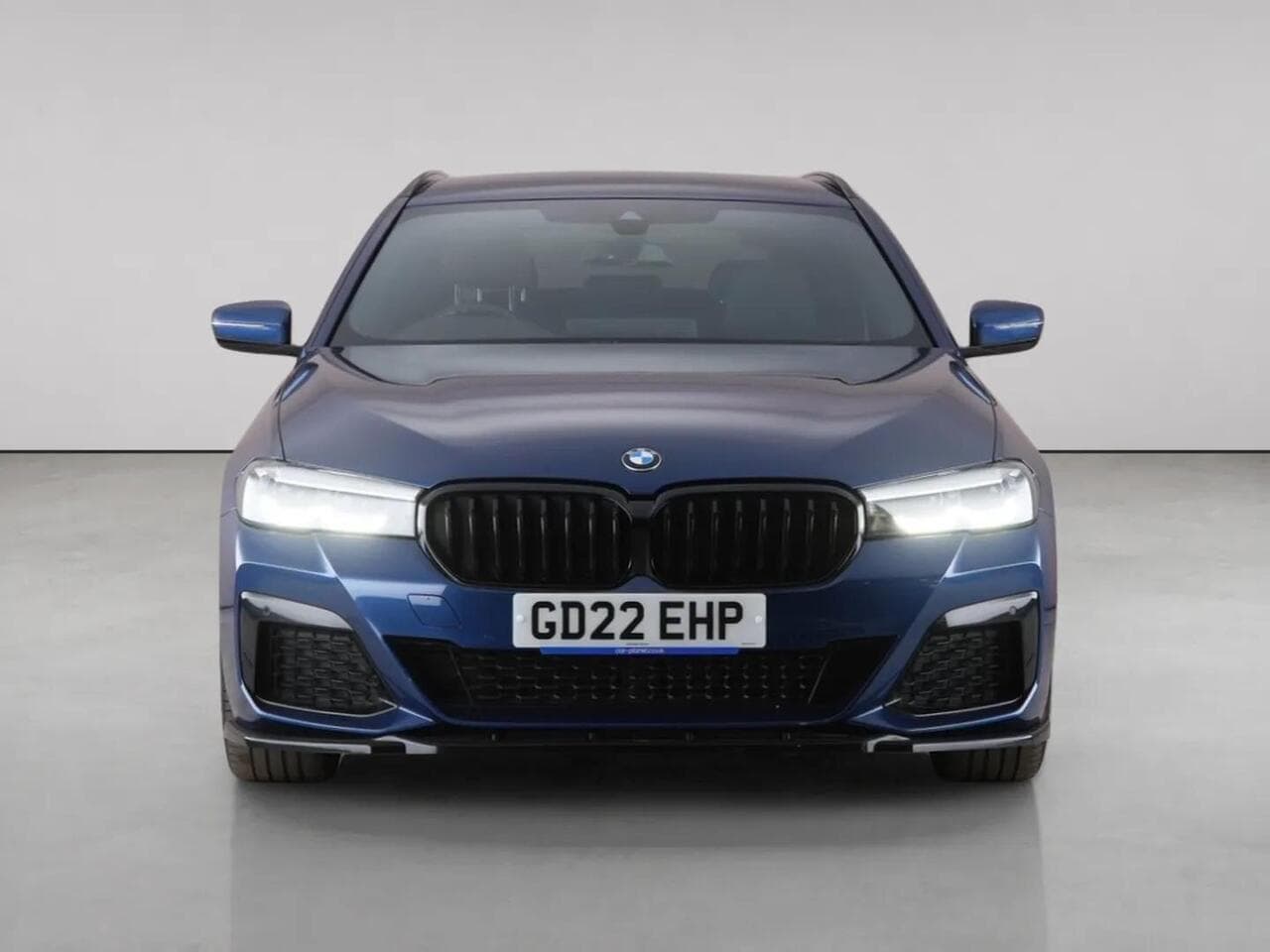 BMW 5 Series thumbnail Front