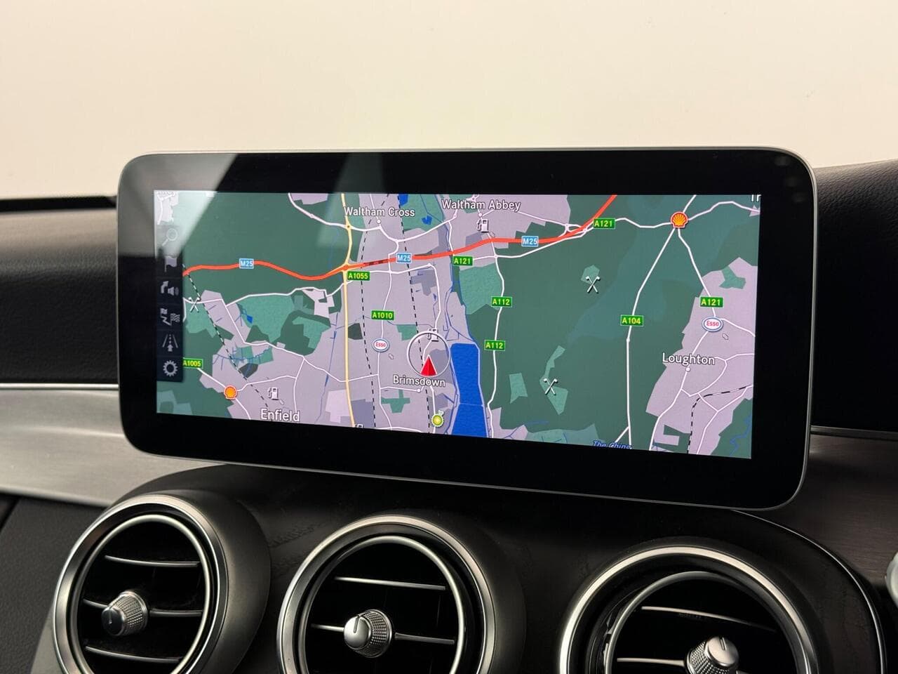 Mercedes-Benz C Class thumbnail Infotainment System