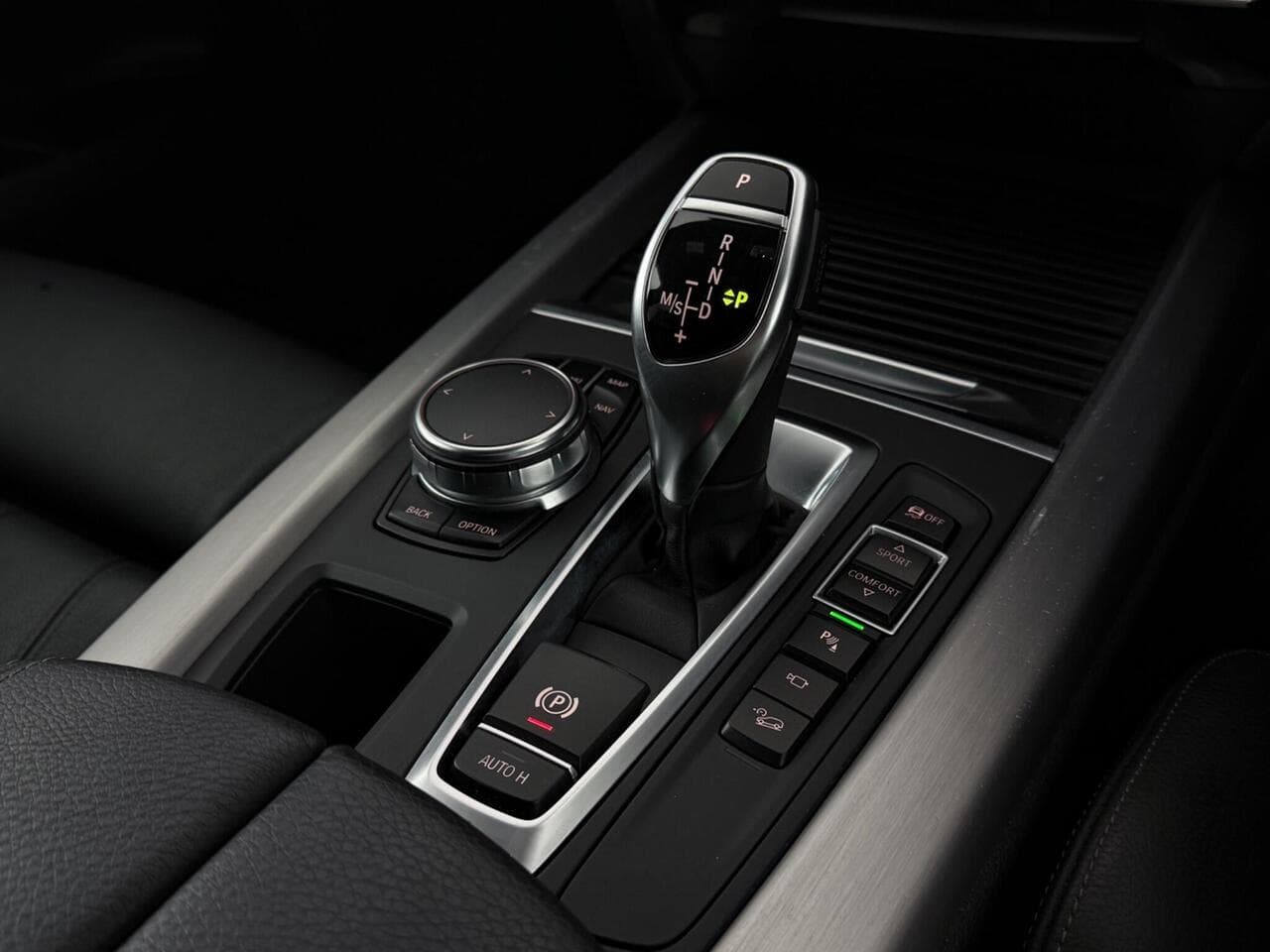BMW X5 thumbnail Interior Front