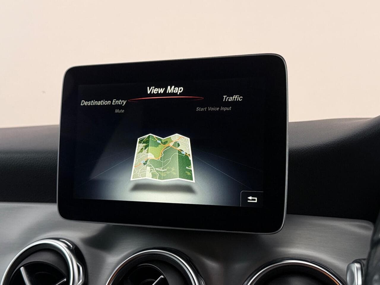 Mercedes-Benz GLA thumbnail Infotainment System