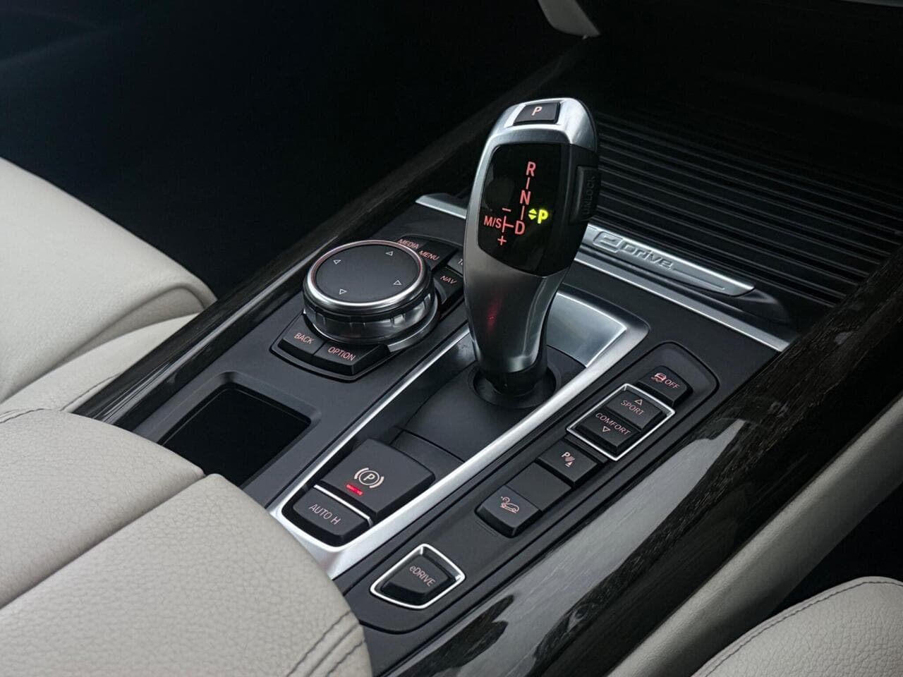 BMW X5 thumbnail Interior Front