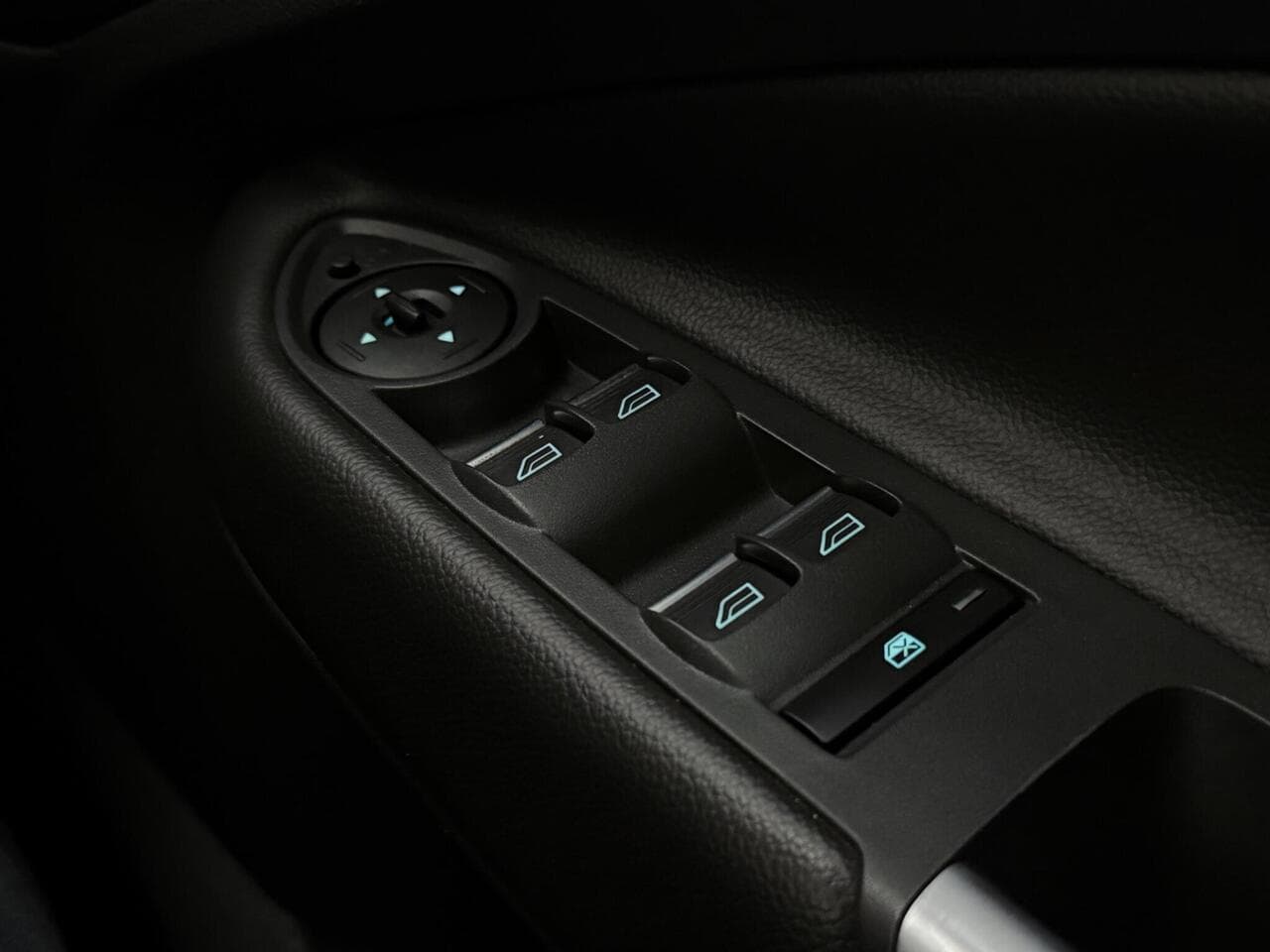 Ford Kuga thumbnail Misc Controls