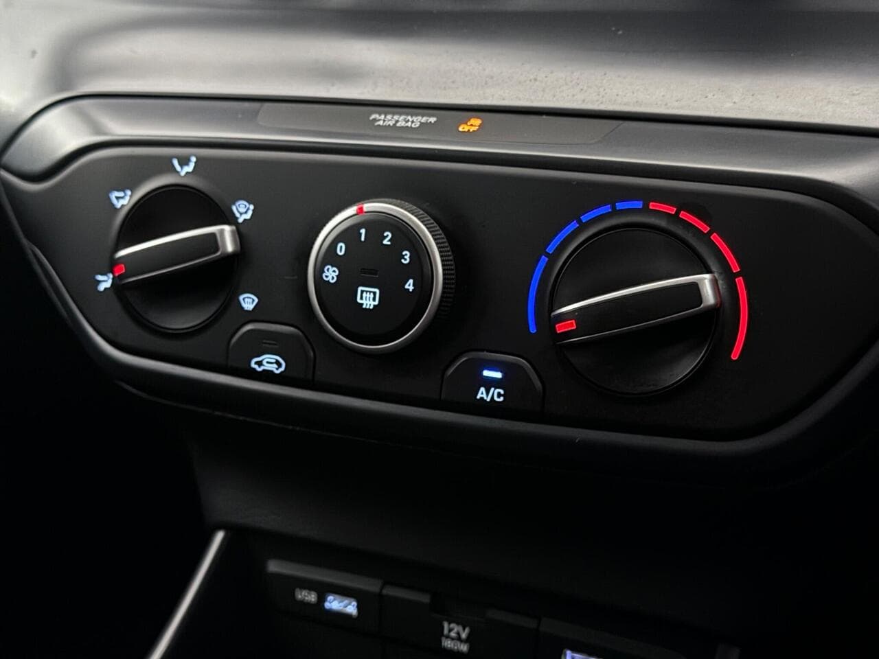 Hyundai BAYON thumbnail Misc Controls