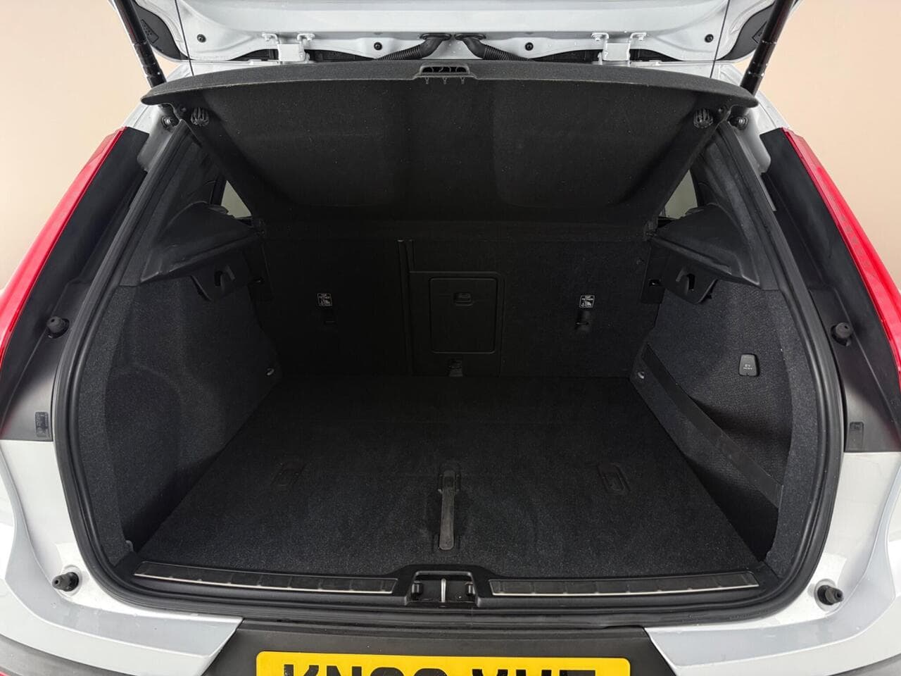 Volvo XC40 thumbnail Boot