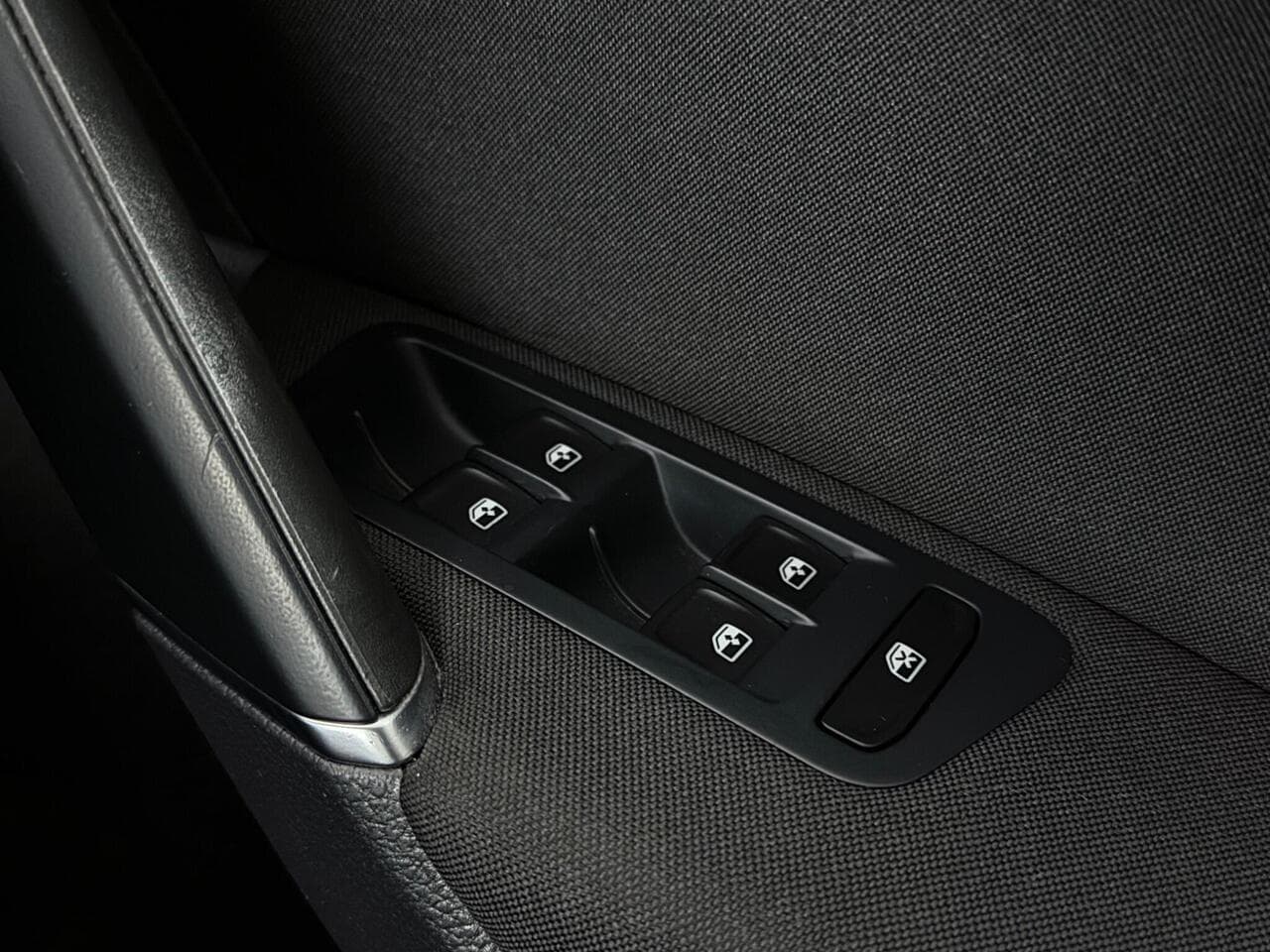 Volkswagen Golf thumbnail Misc Controls
